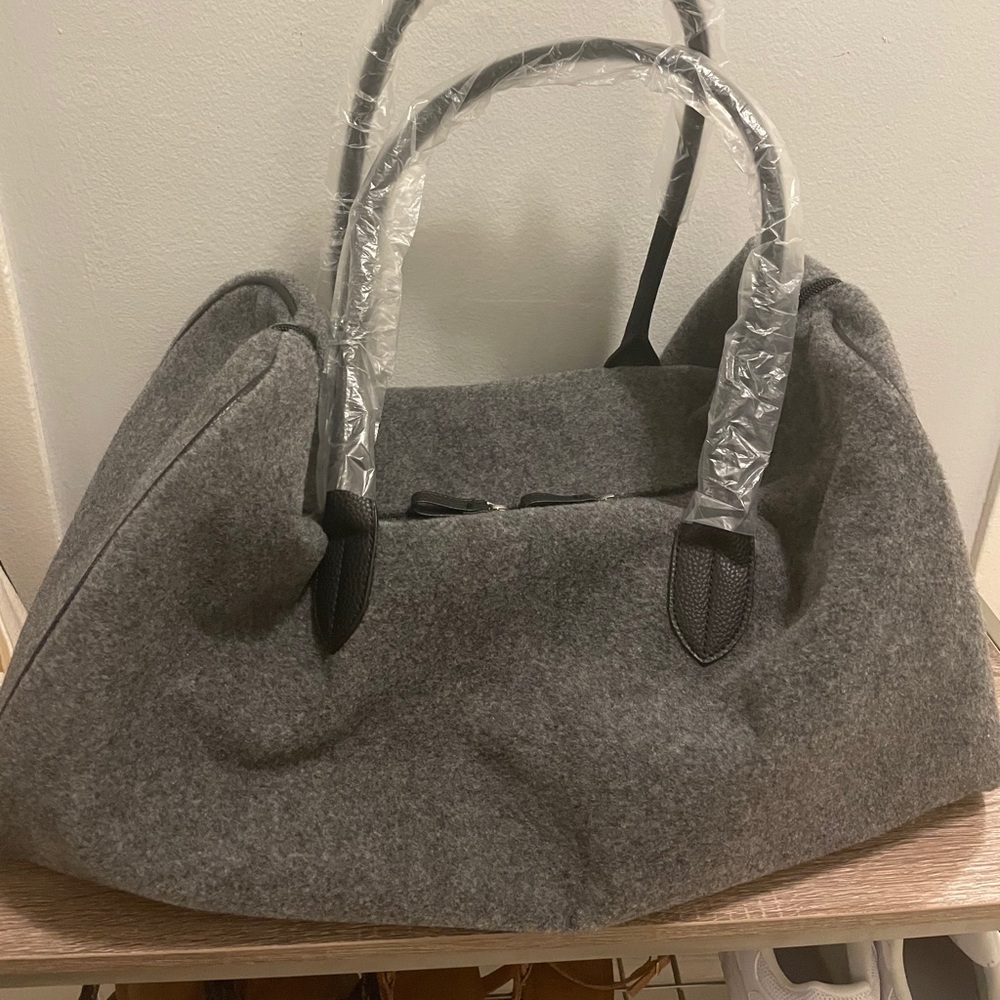 DSW felt weekender